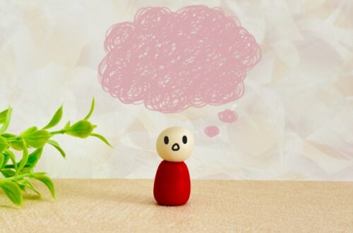 モヤモヤと考える人